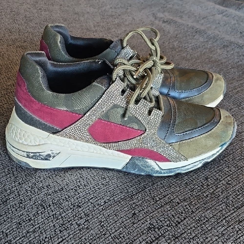 Steve Madden Olive and Burgundy Camo Women's Sneakers